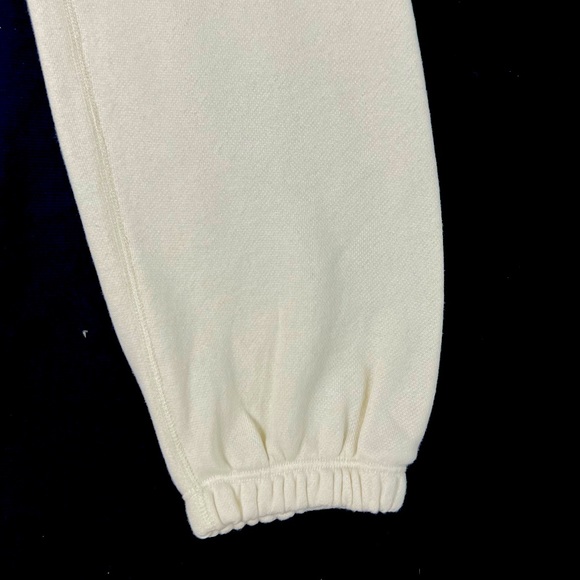 Eterne Classic Sweatpants. Creamy color in Perfect like new condition & fast 📦 - Picture 7 of 10